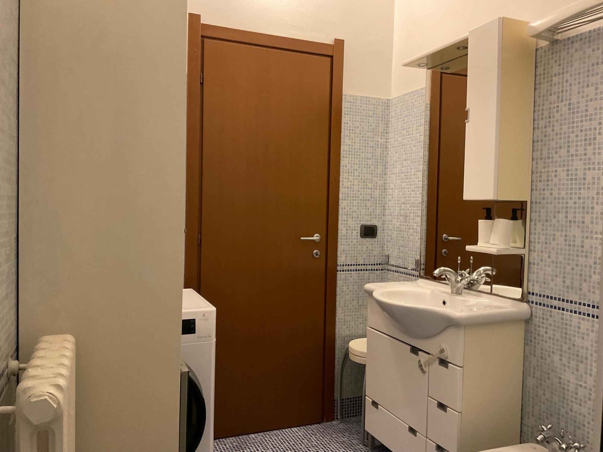 Sawasdee 37 Apartman Monza Kültér fotó