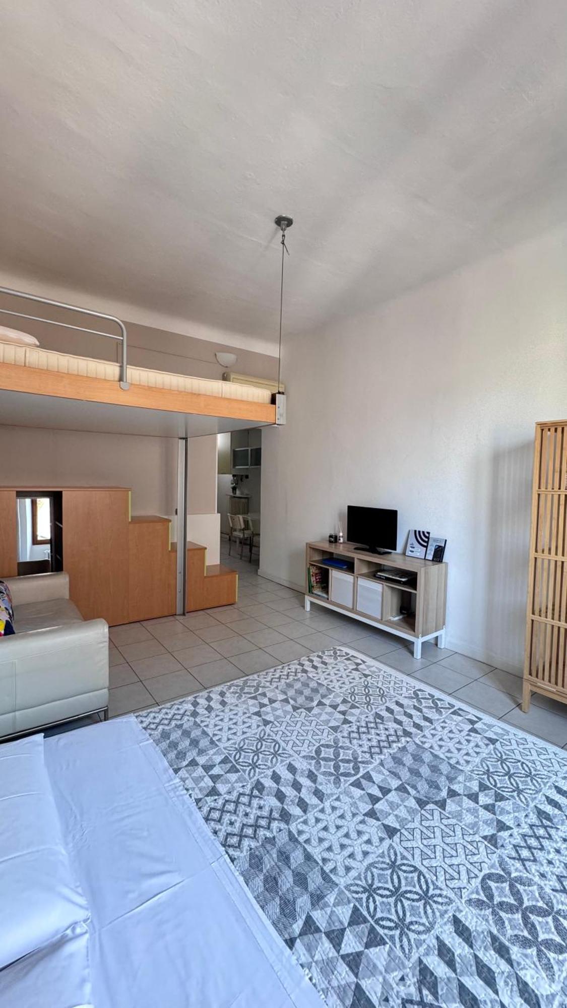 Sawasdee 37 Apartman Monza Kültér fotó