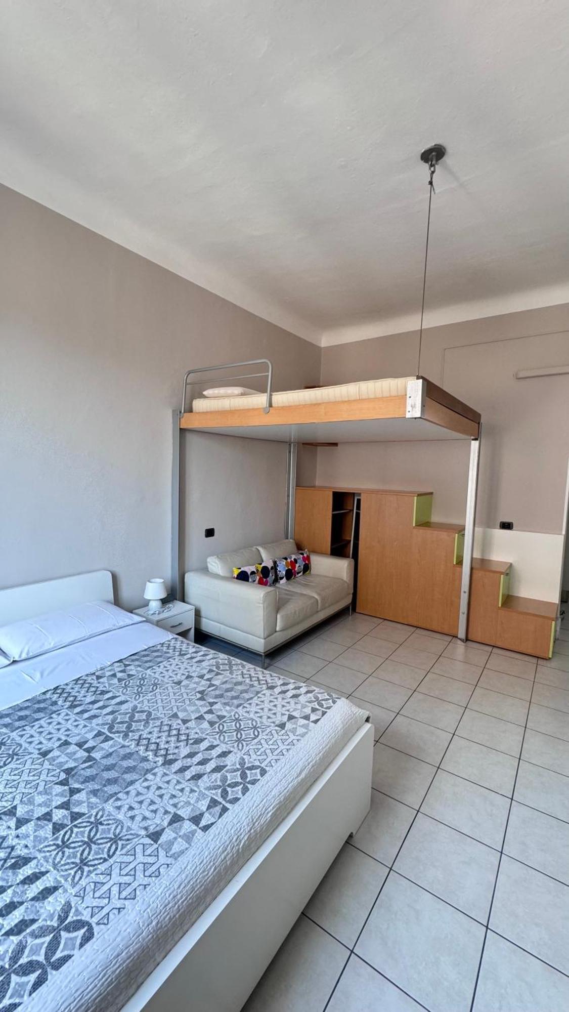 Sawasdee 37 Apartman Monza Kültér fotó