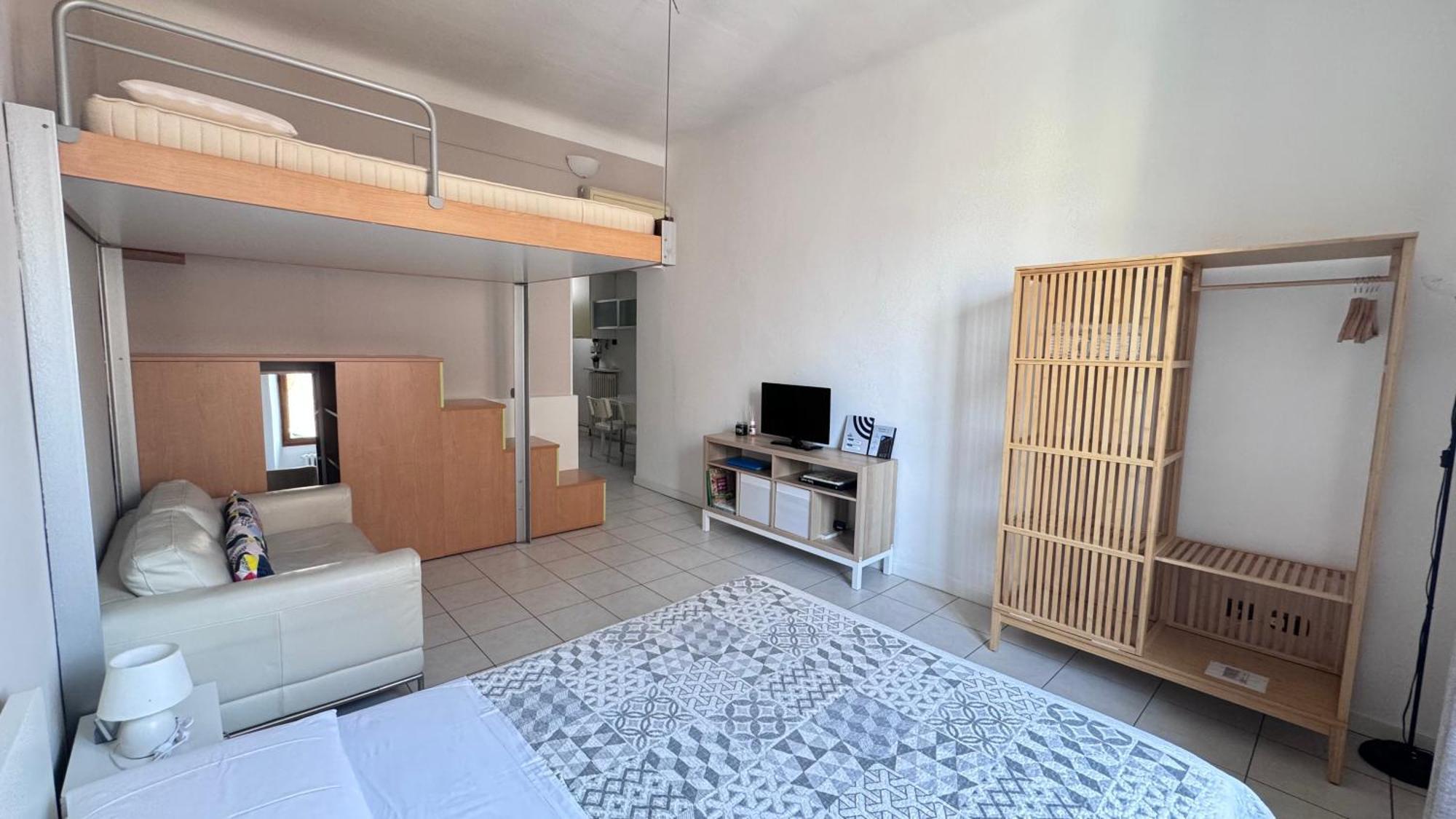 Sawasdee 37 Apartman Monza Kültér fotó