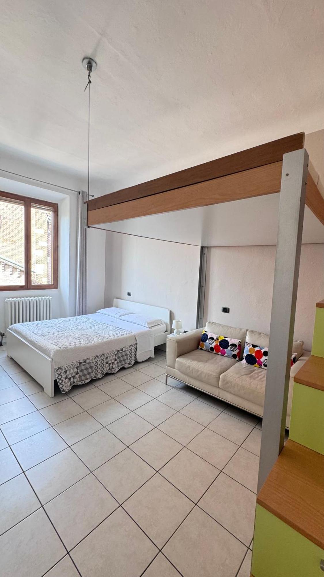 Sawasdee 37 Apartman Monza Kültér fotó
